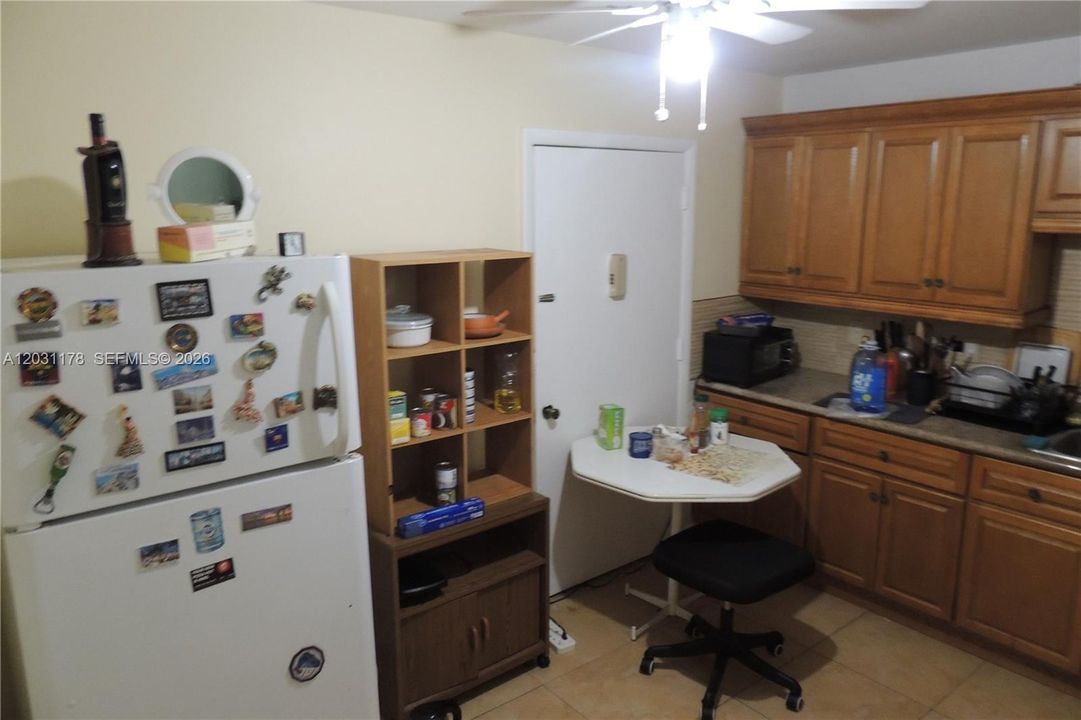 For Sale: $75,000 (1 beds, 1 baths, 812 Square Feet)