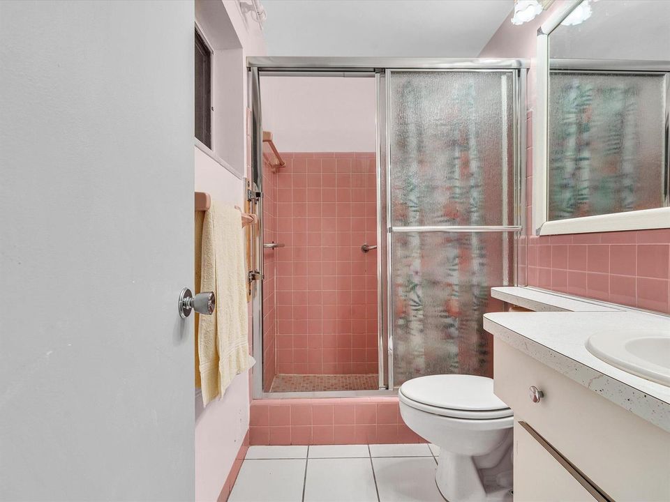 47-Bathroom 2