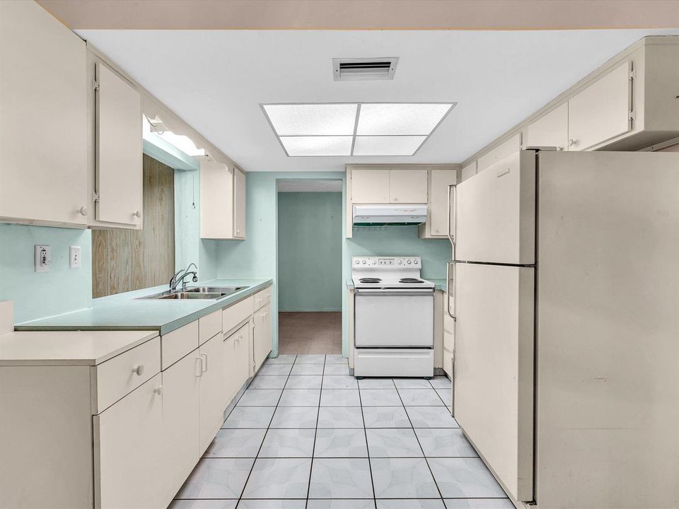 21-actual Kitchen centrally located in h