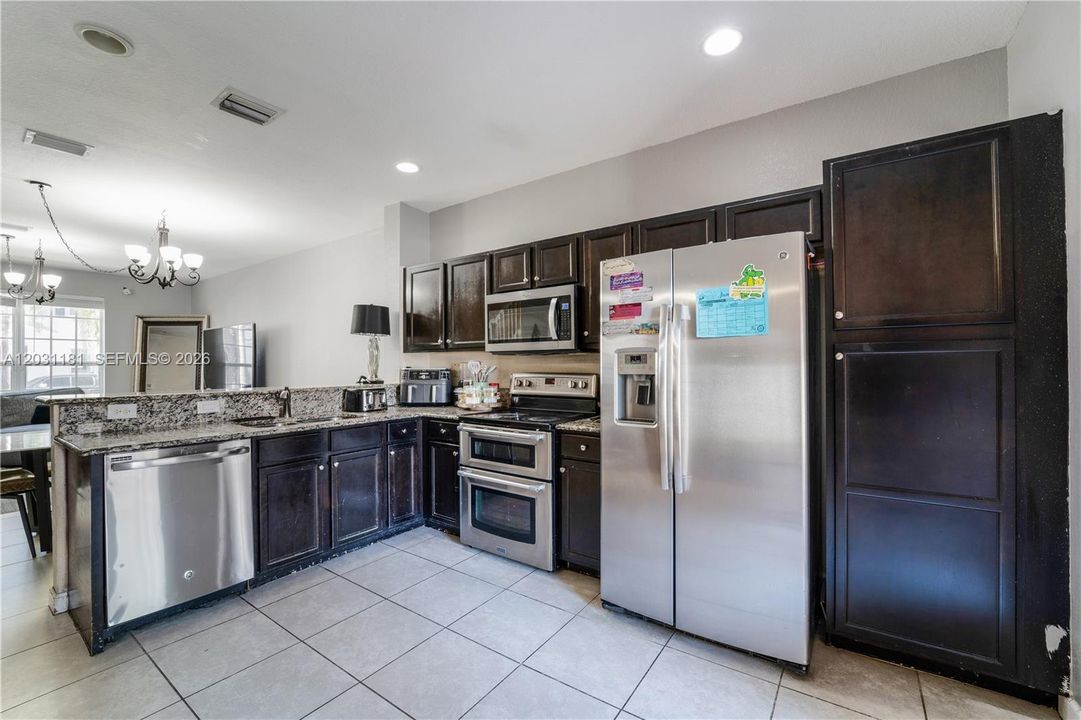 For Sale: $525,000 (3 beds, 2 baths, 1608 Square Feet)