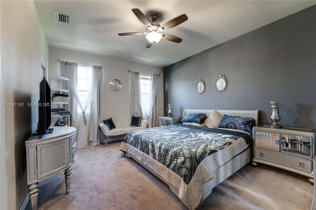 For Sale: $525,000 (3 beds, 2 baths, 1608 Square Feet)