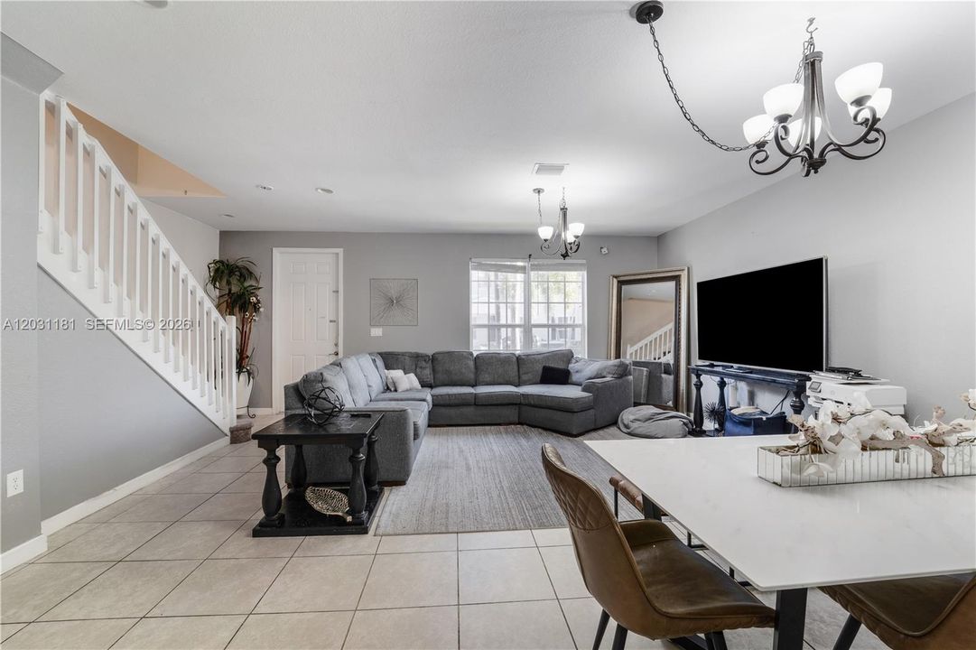 For Sale: $525,000 (3 beds, 2 baths, 1608 Square Feet)