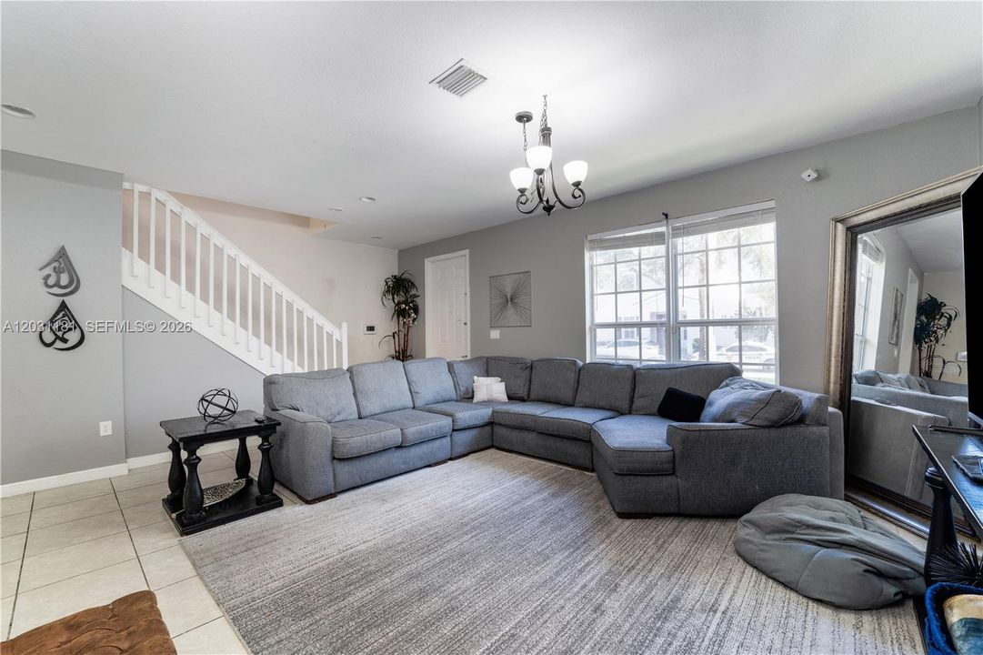 For Sale: $525,000 (3 beds, 2 baths, 1608 Square Feet)