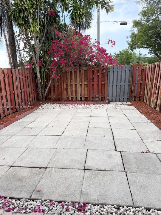 For Rent: $2,700 (2 beds, 2 baths, 1224 Square Feet)