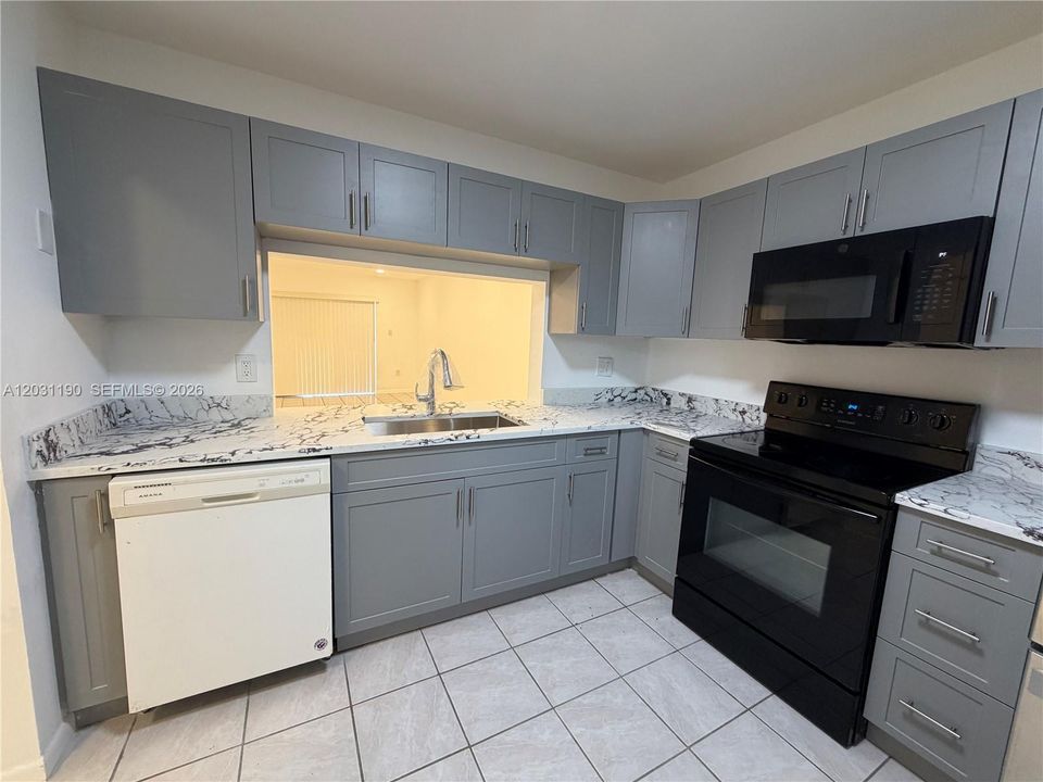 For Rent: $2,700 (2 beds, 2 baths, 1224 Square Feet)