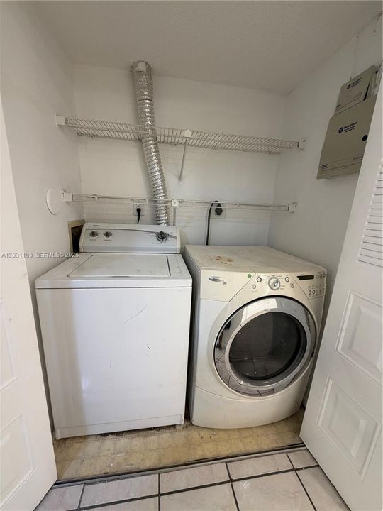 For Rent: $2,700 (2 beds, 2 baths, 1224 Square Feet)