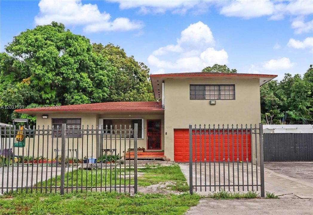 For Sale: $599,000 (2 beds, 2 baths, 1715 Square Feet)