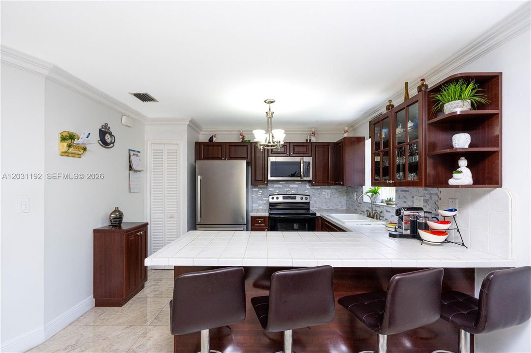 En Venta: $920,000 (4 camas, 3 baños, 2022 Pies cuadrados)