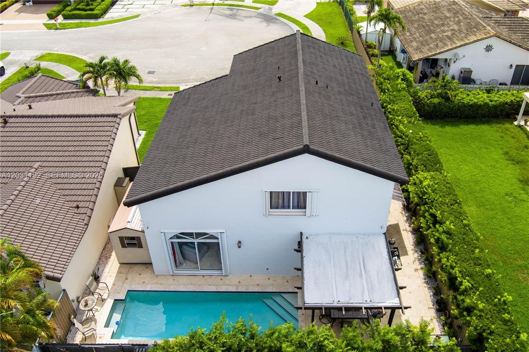 En Venta: $920,000 (4 camas, 3 baños, 2022 Pies cuadrados)