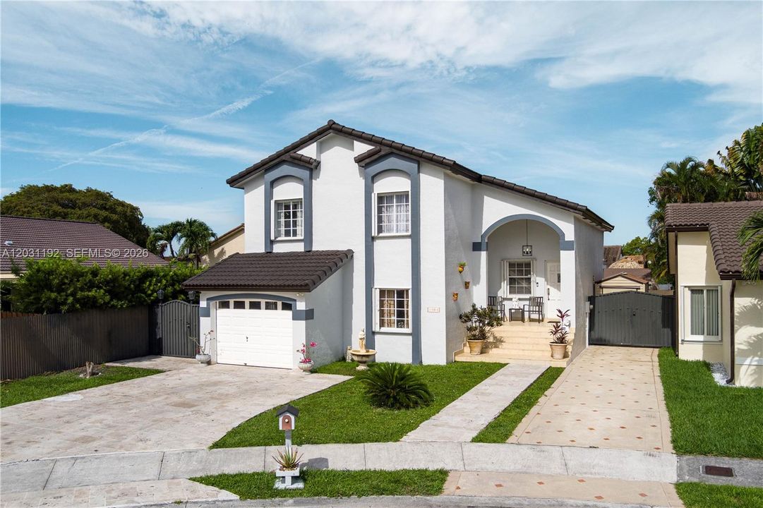 En Venta: $920,000 (4 camas, 3 baños, 2022 Pies cuadrados)