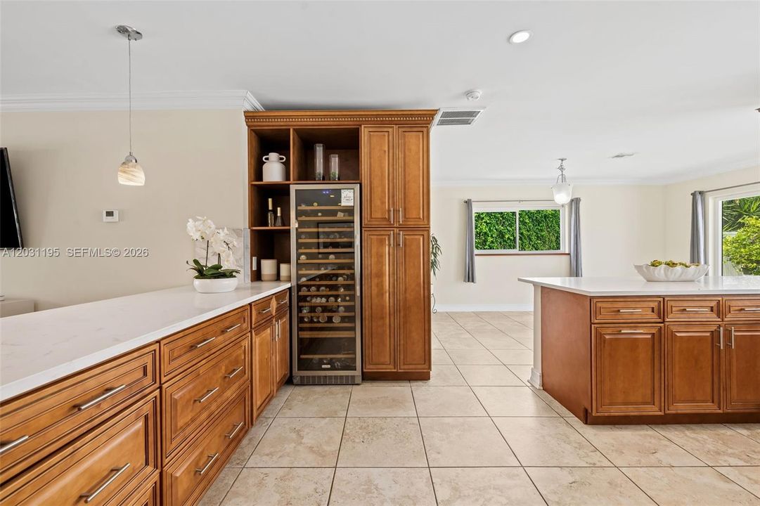 For Sale: $1,039,000 (3 beds, 2 baths, 1878 Square Feet)