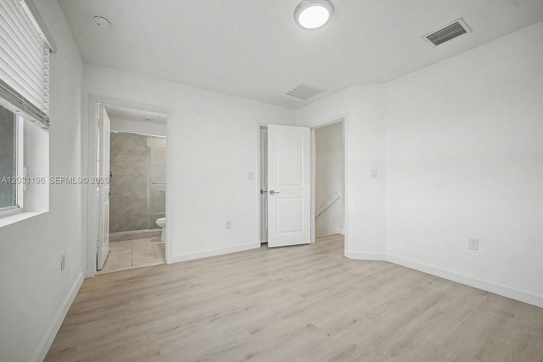 На продажу: $344,000 (3 спален, 2 ванн, 1302 Квадратных фут)