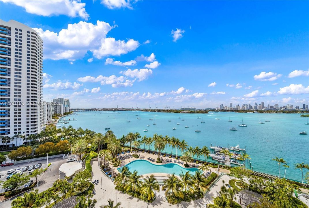 For Rent: $3,550 (1 beds, 1 baths, 727 Square Feet)