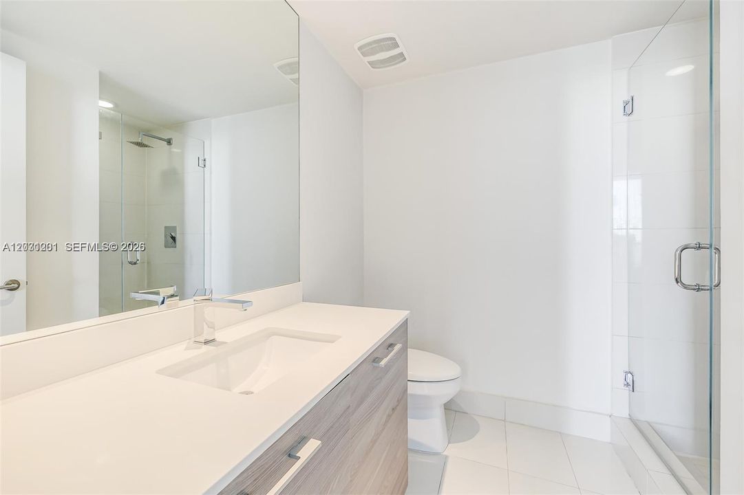 For Sale: $715,000 (2 beds, 2 baths, 961 Square Feet)