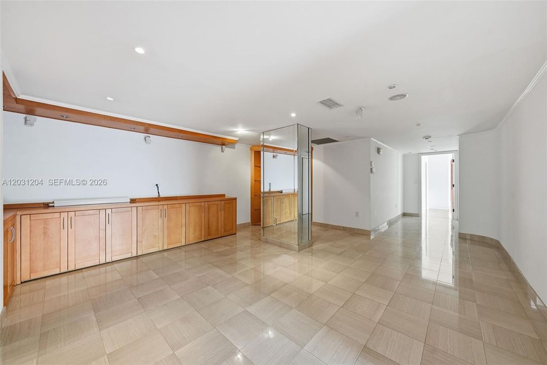 For Rent: $15,000 (3 beds, 3 baths, 3764 Square Feet)