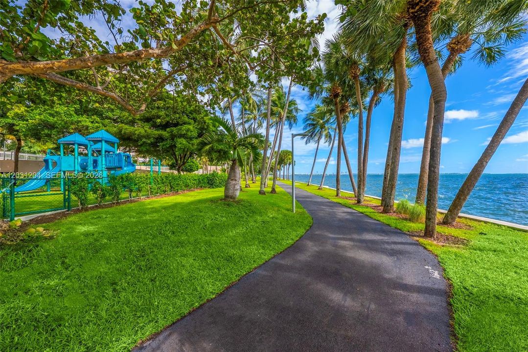 For Rent: $15,000 (3 beds, 3 baths, 3764 Square Feet)
