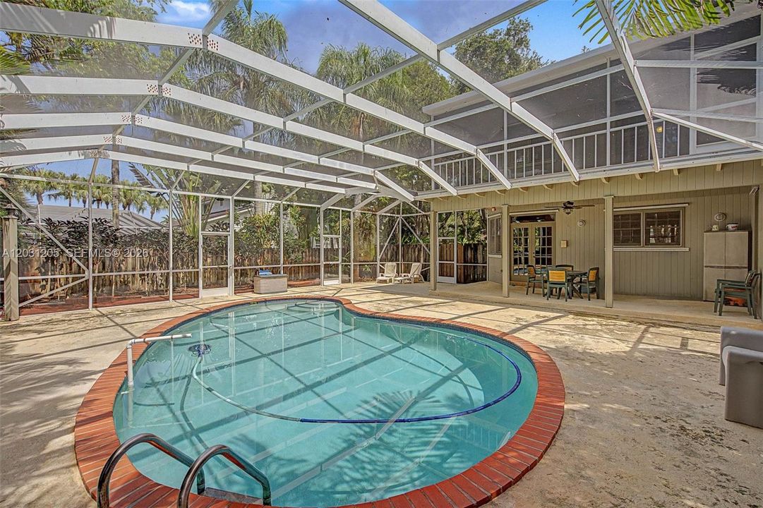 For Sale: $1,450,000 (4 beds, 3 baths, 3072 Square Feet)