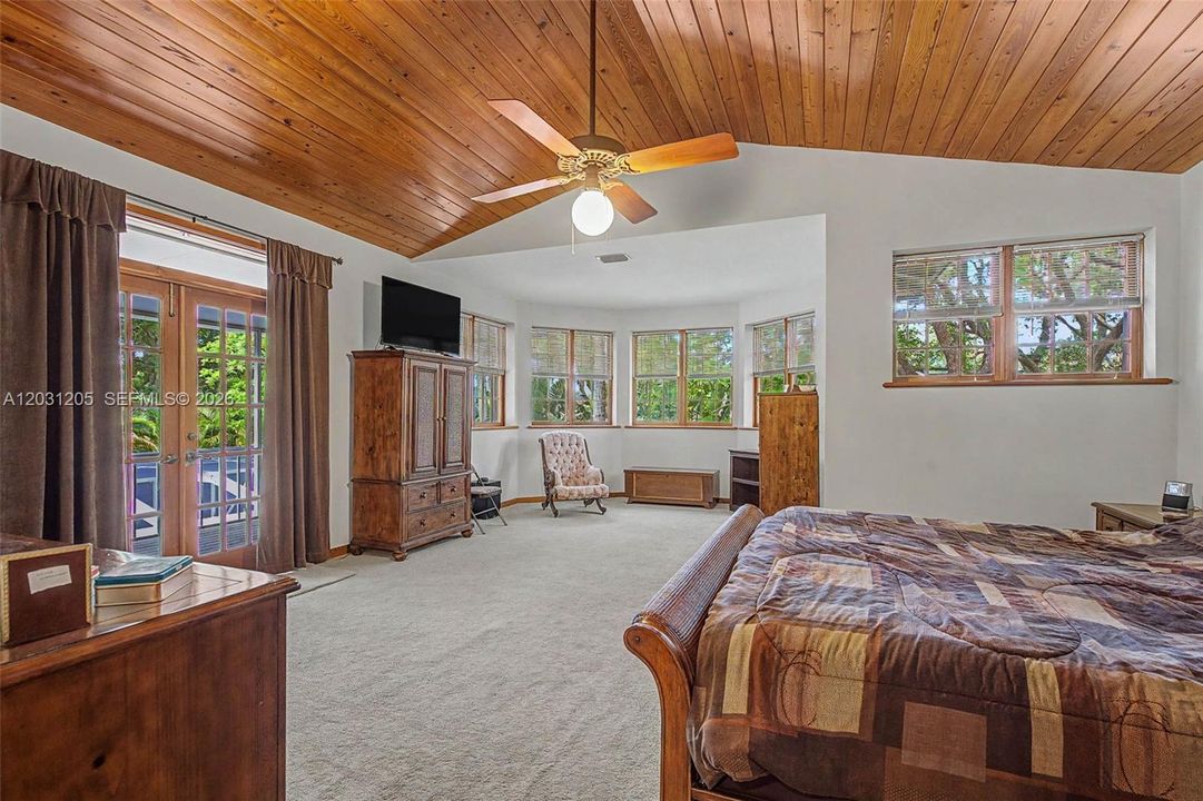For Sale: $1,450,000 (4 beds, 3 baths, 3072 Square Feet)