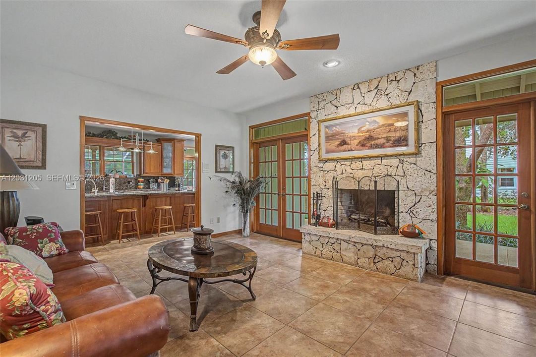 For Sale: $1,450,000 (4 beds, 3 baths, 3072 Square Feet)