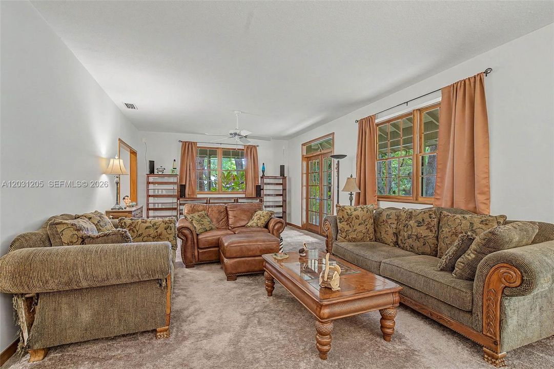 For Sale: $1,450,000 (4 beds, 3 baths, 3072 Square Feet)