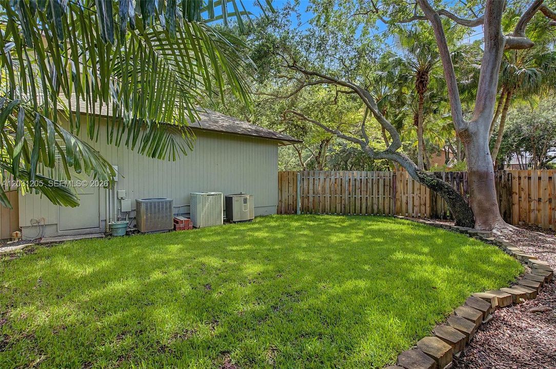 For Sale: $1,450,000 (4 beds, 3 baths, 3072 Square Feet)