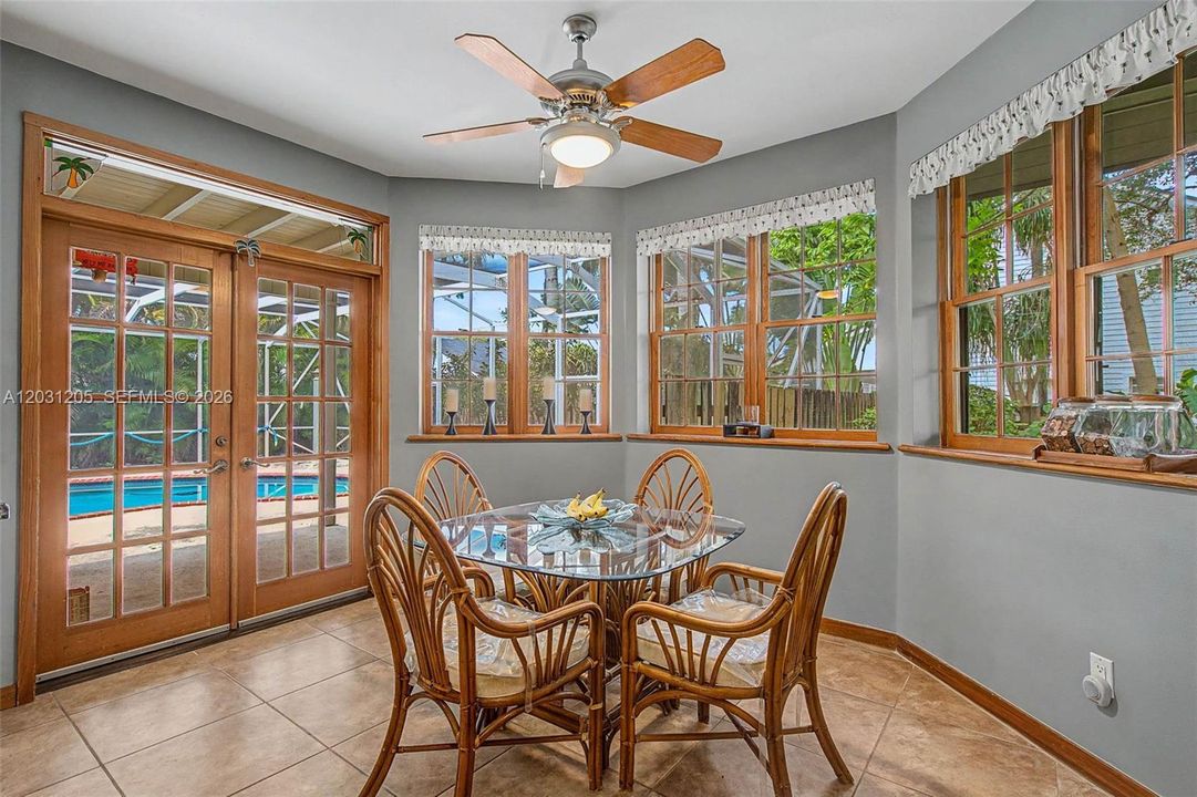 For Sale: $1,450,000 (4 beds, 3 baths, 3072 Square Feet)