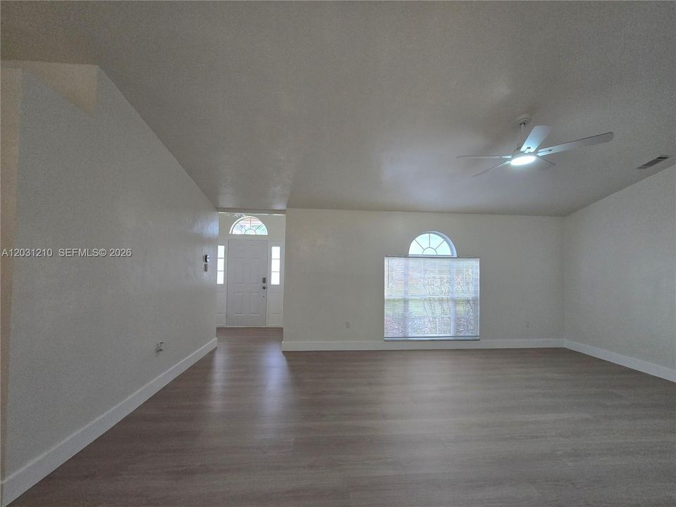 For Rent: $3,500 (4 beds, 2 baths, 1935 Square Feet)