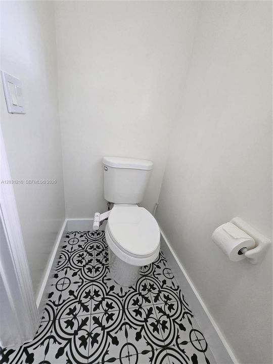 For Rent: $3,500 (4 beds, 2 baths, 1935 Square Feet)