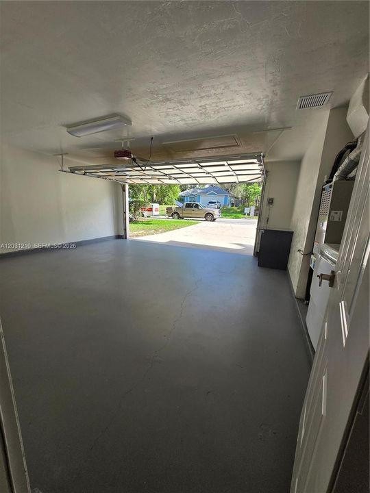 For Rent: $3,500 (4 beds, 2 baths, 1935 Square Feet)