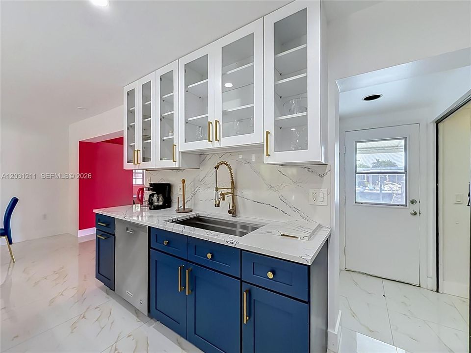 For Sale: $1,700,000 (4 beds, 4 baths, 2768 Square Feet)
