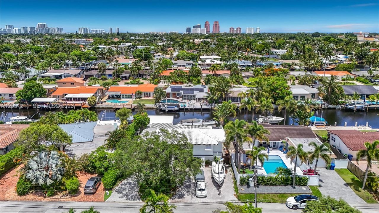 For Sale: $1,700,000 (4 beds, 4 baths, 2768 Square Feet)
