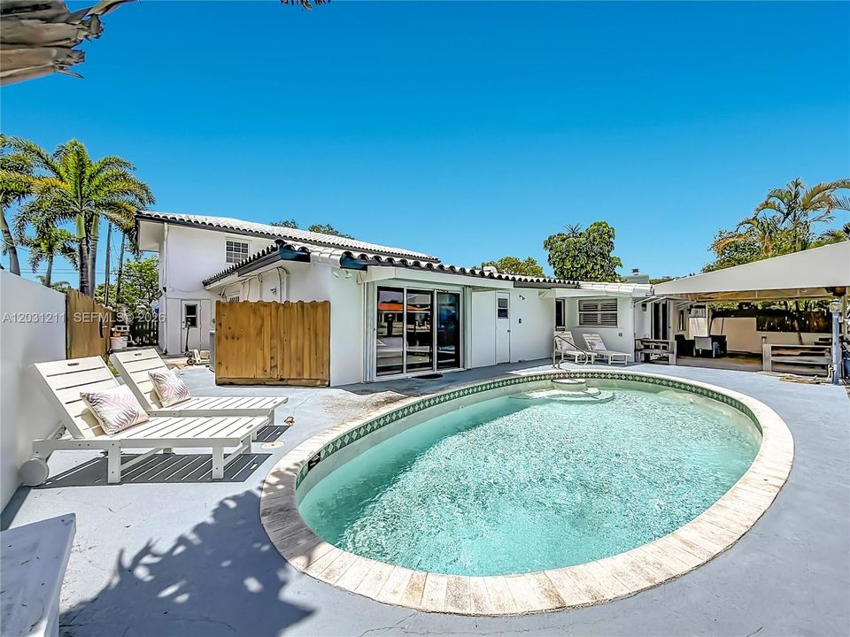 For Sale: $1,700,000 (4 beds, 4 baths, 2768 Square Feet)