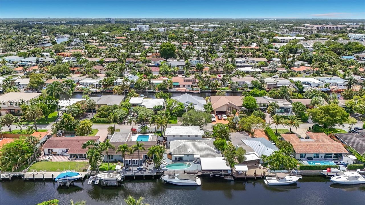For Sale: $1,700,000 (4 beds, 4 baths, 2768 Square Feet)