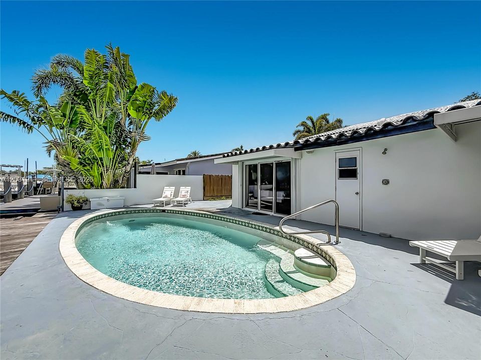 For Sale: $1,700,000 (4 beds, 4 baths, 2768 Square Feet)