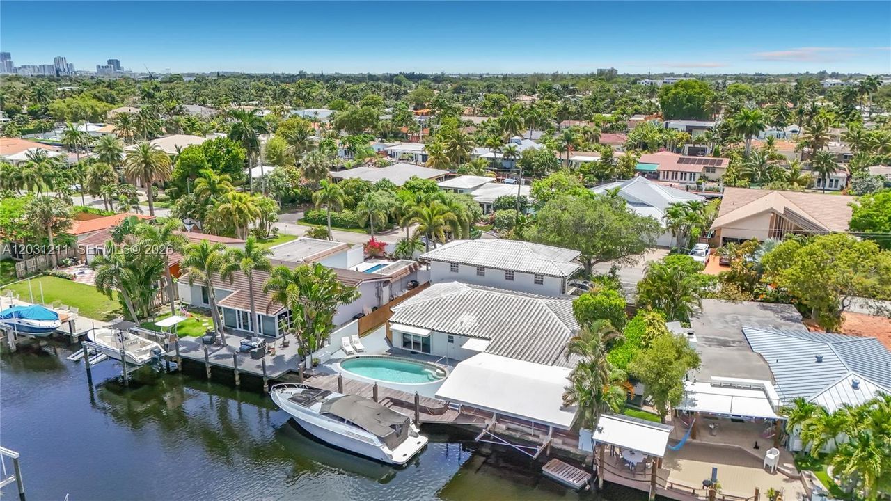 For Sale: $1,700,000 (4 beds, 4 baths, 2768 Square Feet)