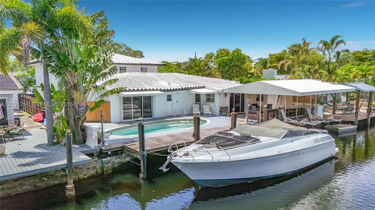 For Sale: $1,700,000 (4 beds, 4 baths, 2768 Square Feet)