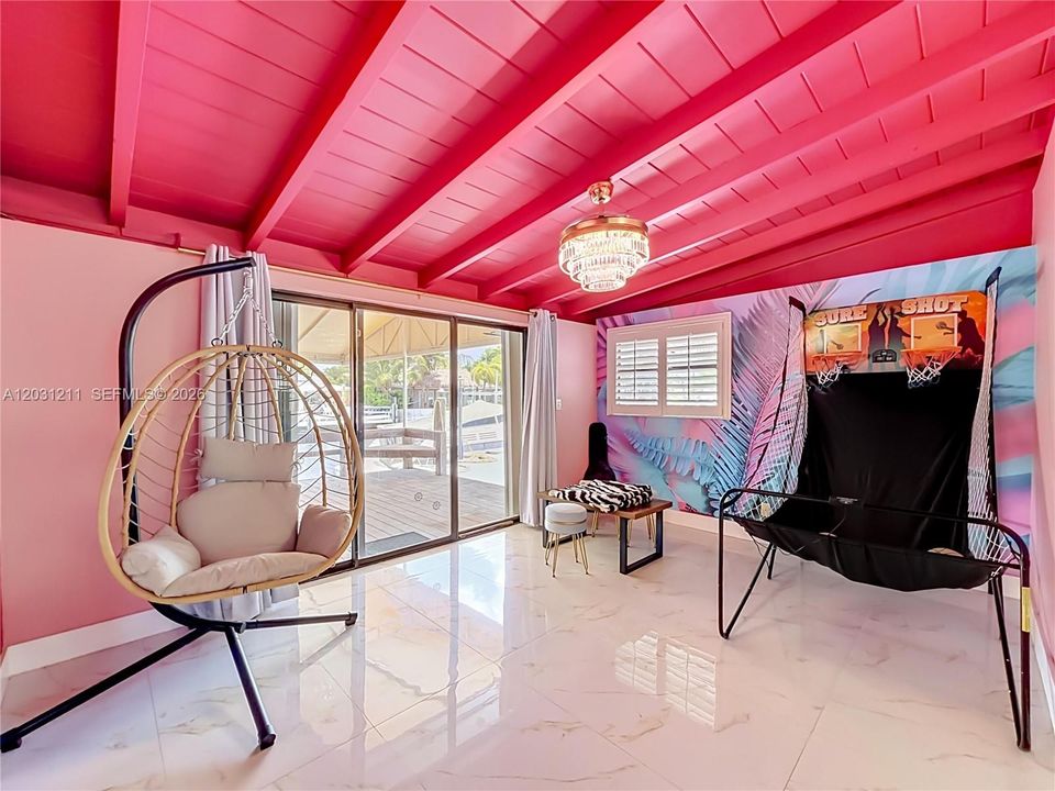 For Sale: $1,700,000 (4 beds, 4 baths, 2768 Square Feet)