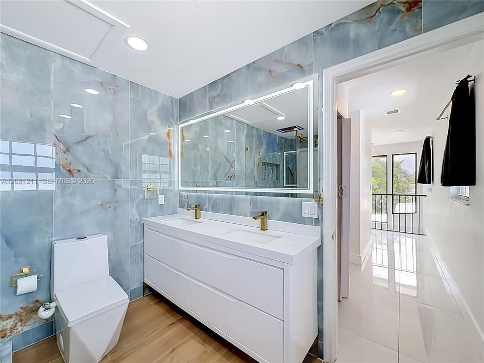 For Sale: $1,700,000 (4 beds, 4 baths, 2768 Square Feet)