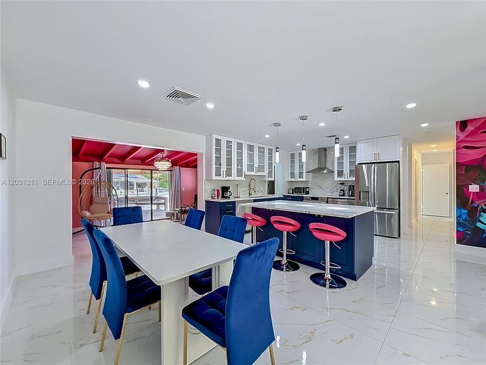 For Sale: $1,700,000 (4 beds, 4 baths, 2768 Square Feet)