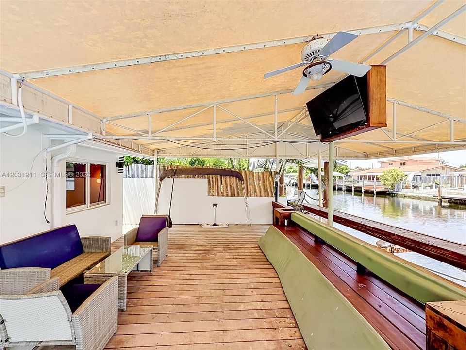 For Sale: $1,700,000 (4 beds, 4 baths, 2768 Square Feet)