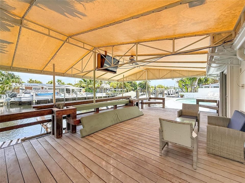 For Sale: $1,700,000 (4 beds, 4 baths, 2768 Square Feet)
