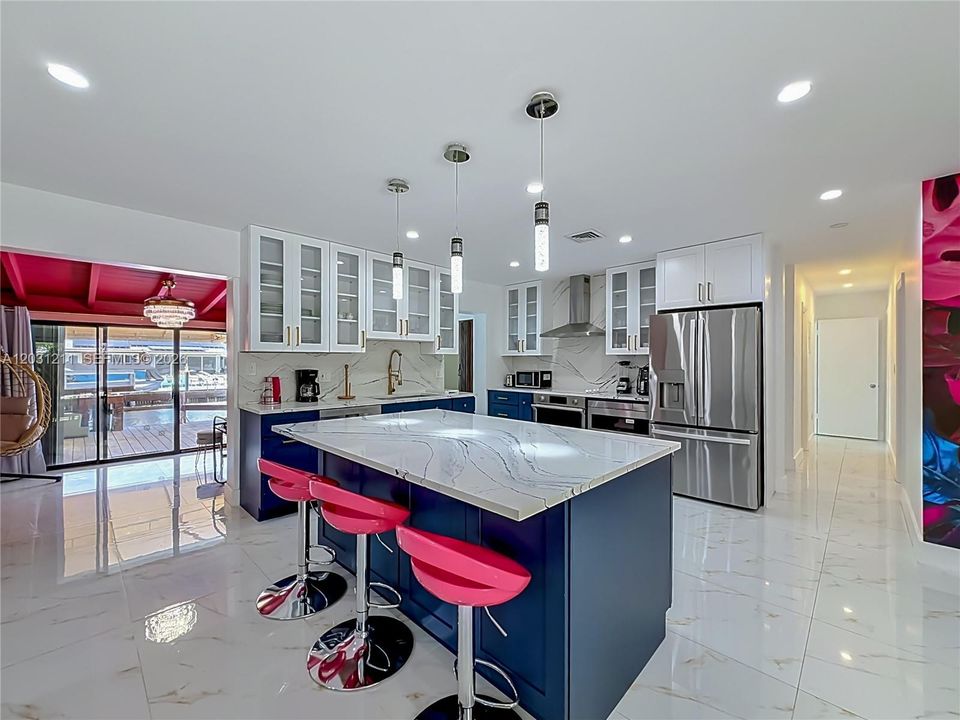 For Sale: $1,700,000 (4 beds, 4 baths, 2768 Square Feet)