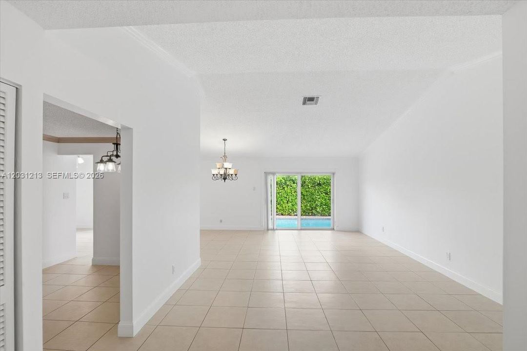 В аренду: $4,000 (3 спален, 2 ванн, 1783 Квадратных фут)