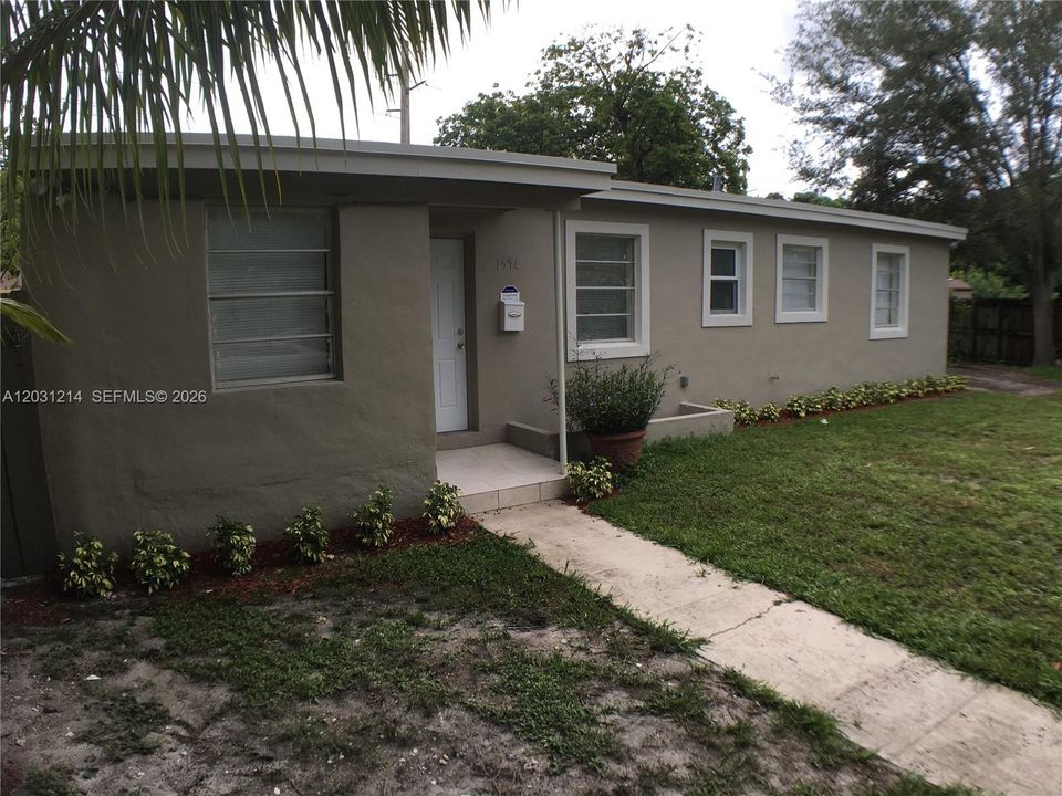 For Sale: $545,000 (4 beds, 2 baths, 1125 Square Feet)