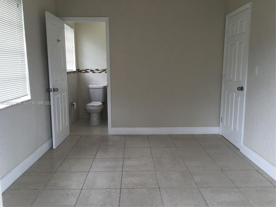 For Sale: $545,000 (4 beds, 2 baths, 1125 Square Feet)