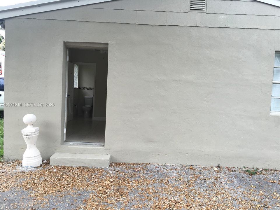 For Sale: $545,000 (4 beds, 2 baths, 1125 Square Feet)