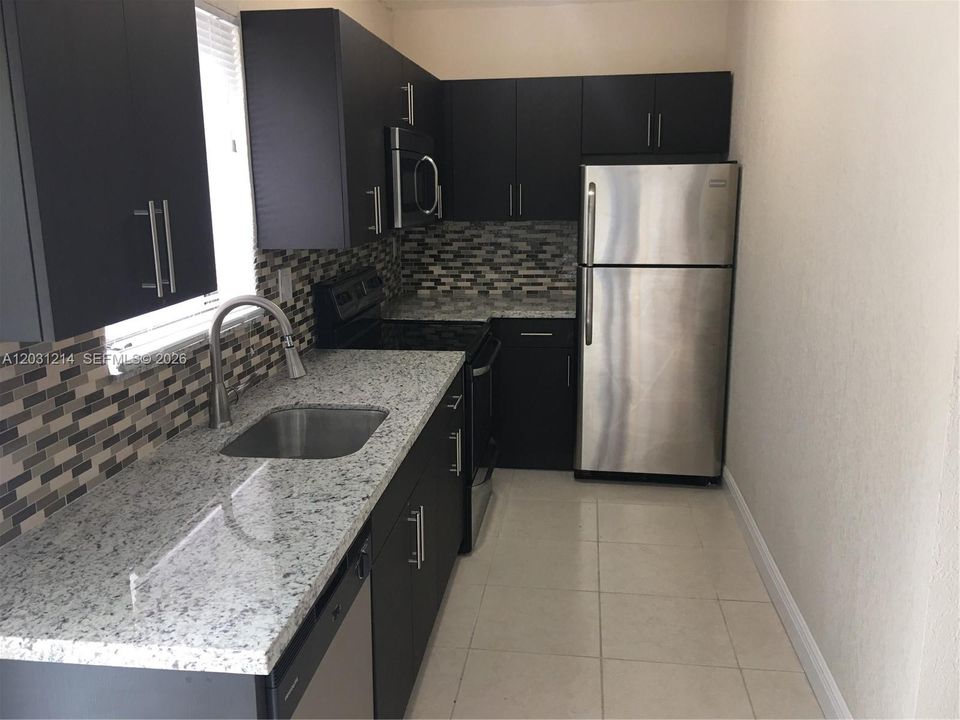 For Sale: $545,000 (4 beds, 2 baths, 1125 Square Feet)