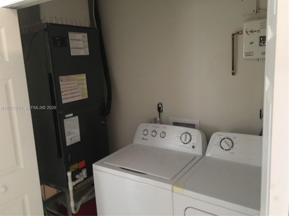 For Sale: $545,000 (4 beds, 2 baths, 1125 Square Feet)