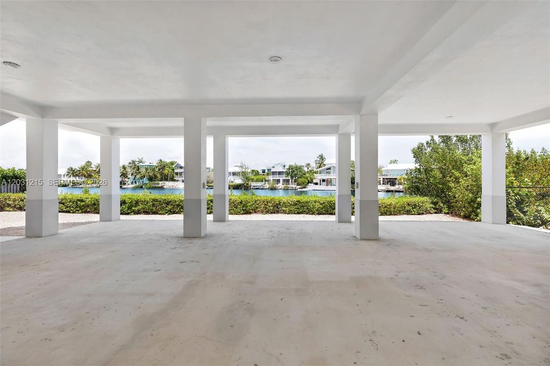 En Venta: $1,695,000 (3 camas, 2 baños, 2421 Pies cuadrados)