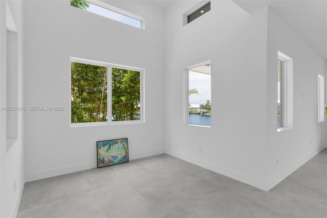 En Venta: $1,695,000 (3 camas, 2 baños, 2421 Pies cuadrados)